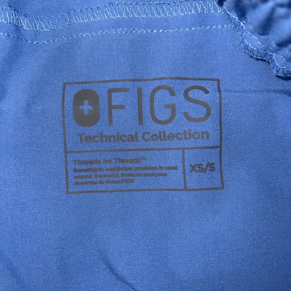 FIGS Scrub Set - Picture 2 of 4